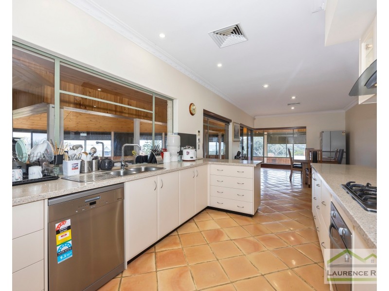 3 Kinsale Drive, Mindarie WA 6030