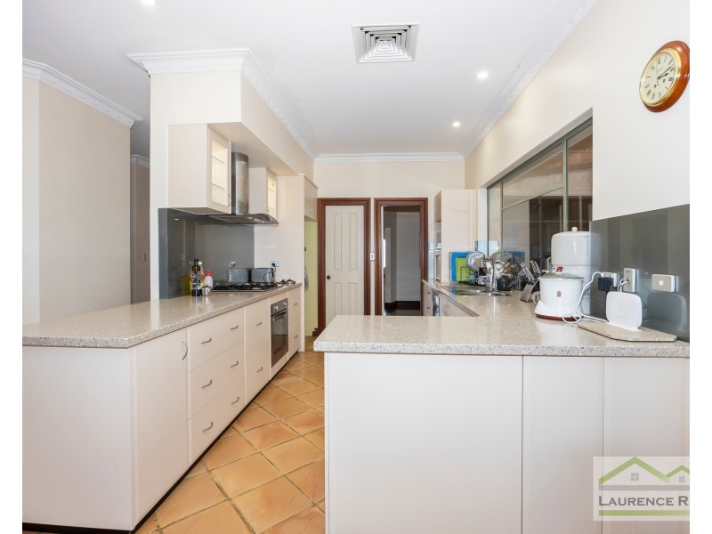 3 Kinsale Drive, Mindarie WA 6030