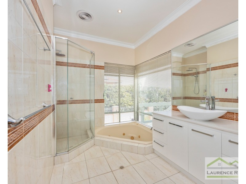 3 Kinsale Drive, Mindarie WA 6030