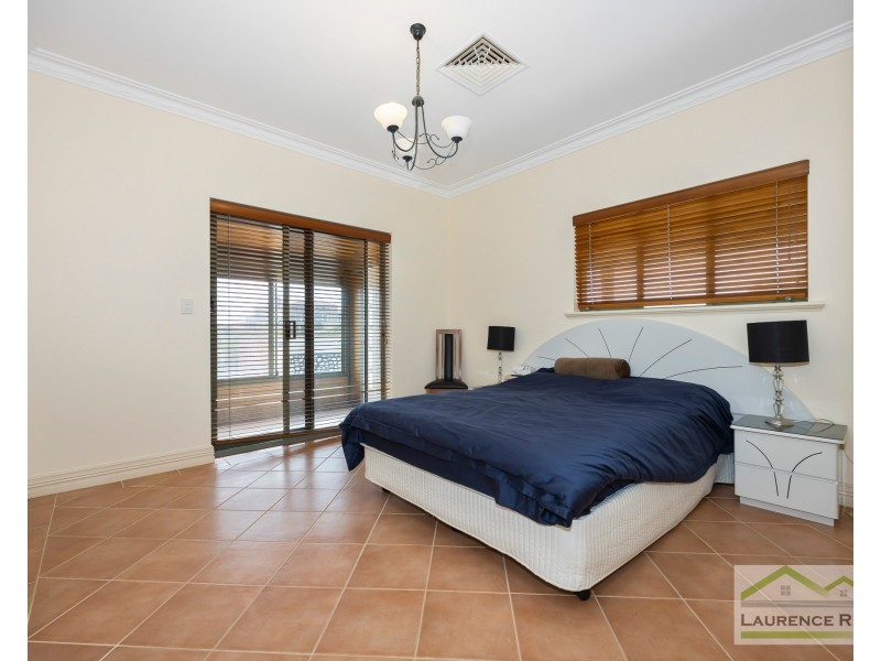 3 Kinsale Drive, Mindarie WA 6030