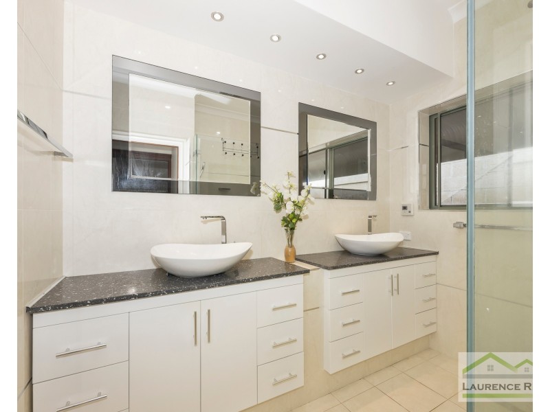 3 Kinsale Drive, Mindarie WA 6030
