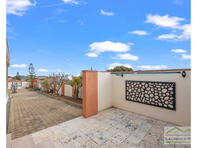 3 Kinsale Drive, Mindarie WA 6030