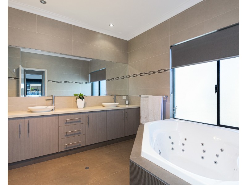2 Itea Place, Mindarie WA 6030