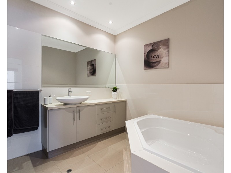2 Itea Place, Mindarie WA 6030