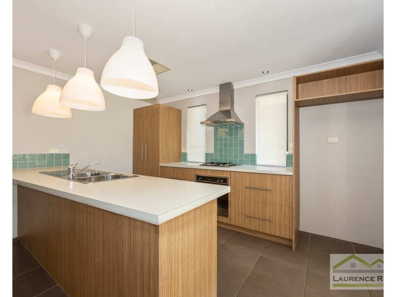 18 Grandoak Drive, Clarkson WA 6030