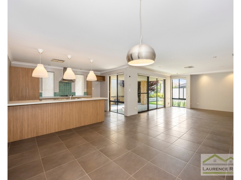 18 Grandoak Drive, Clarkson WA 6030