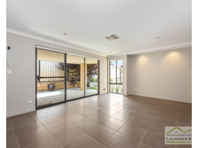 18 Grandoak Drive, Clarkson WA 6030