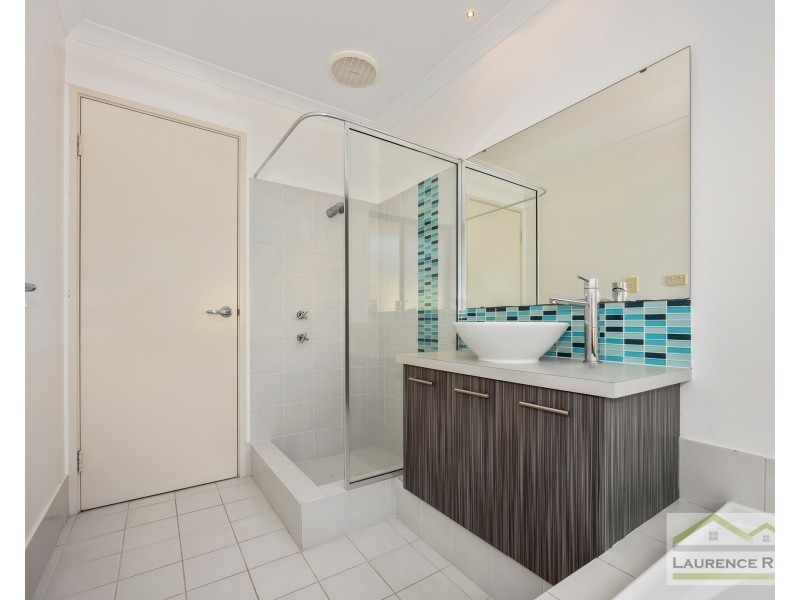 18 Grandoak Drive, Clarkson WA 6030