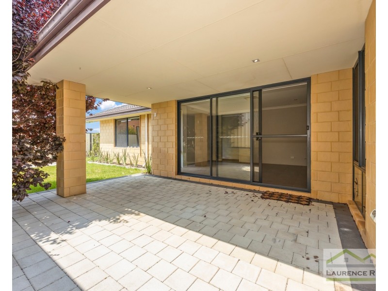 18 Grandoak Drive, Clarkson WA 6030
