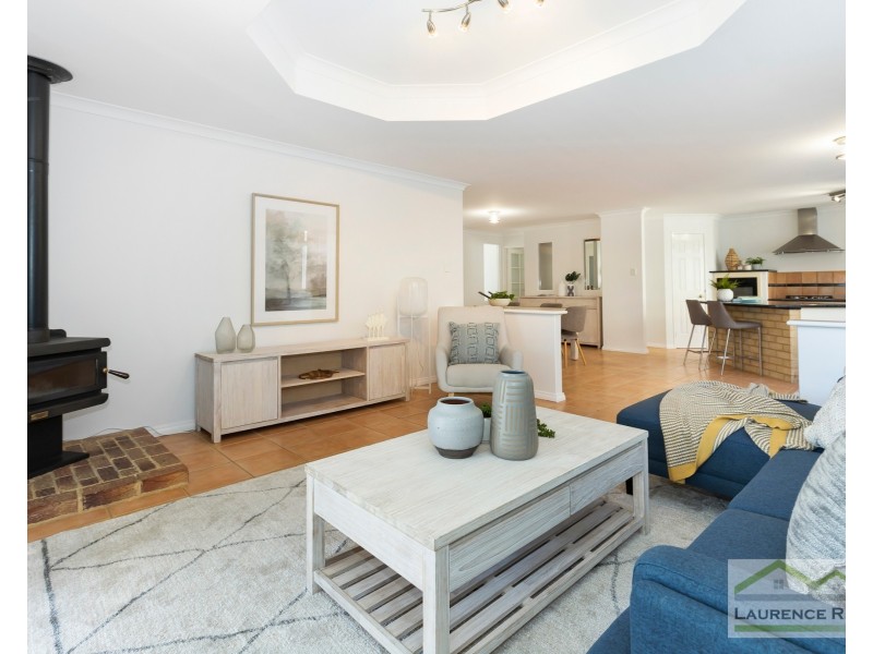 8 Ayr Way, Mindarie WA 6030