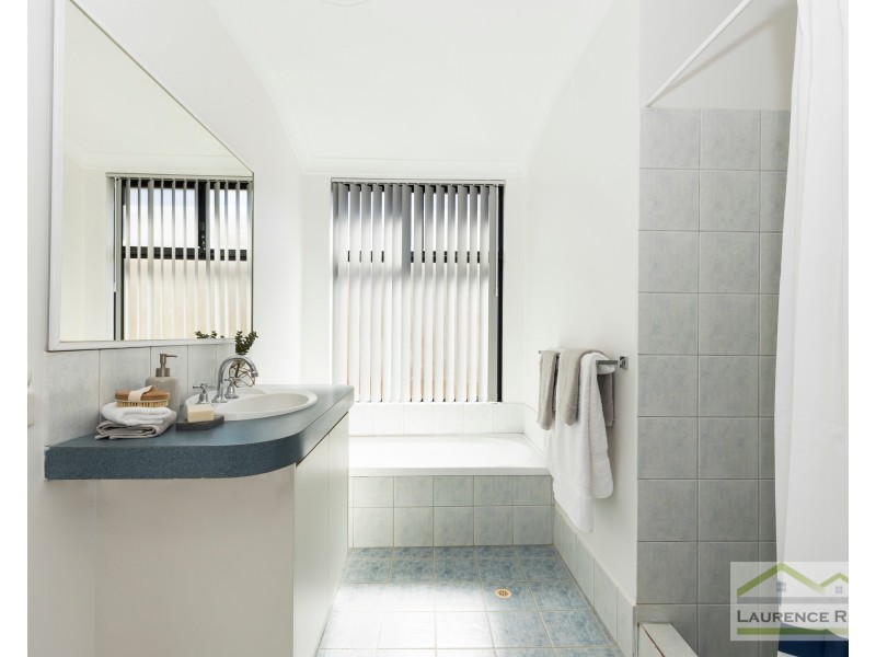 8 Ayr Way, Mindarie WA 6030