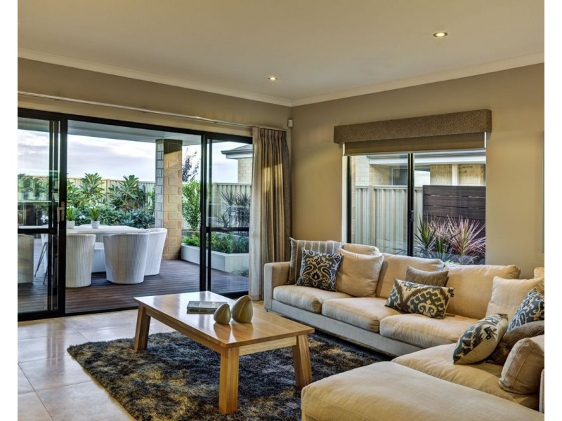 25 Newmarket Parade, Butler WA 6036