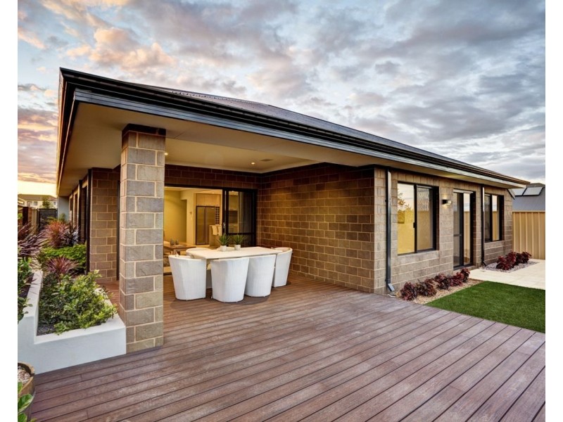 25 Newmarket Parade, Butler WA 6036