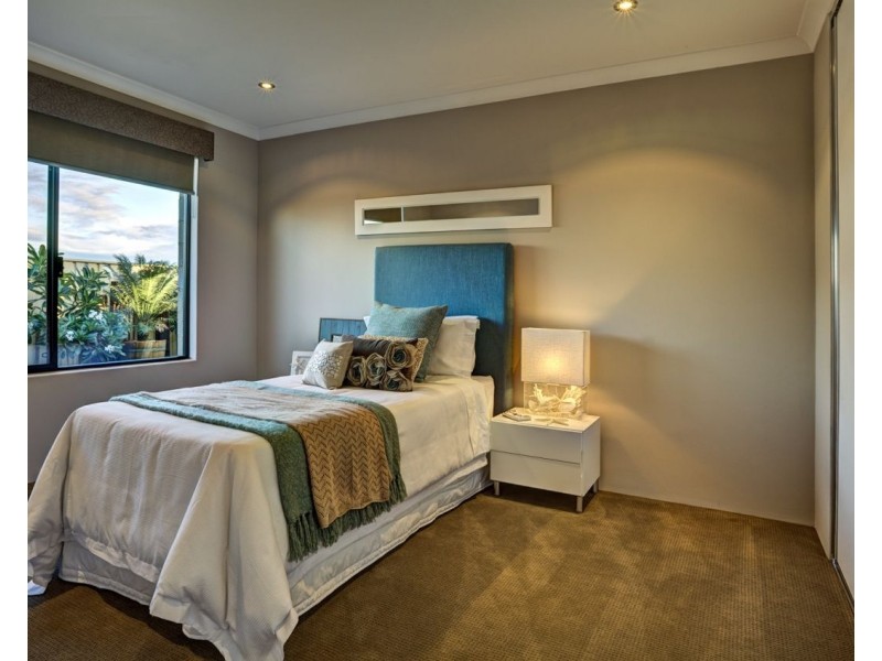 25 Newmarket Parade, Butler WA 6036