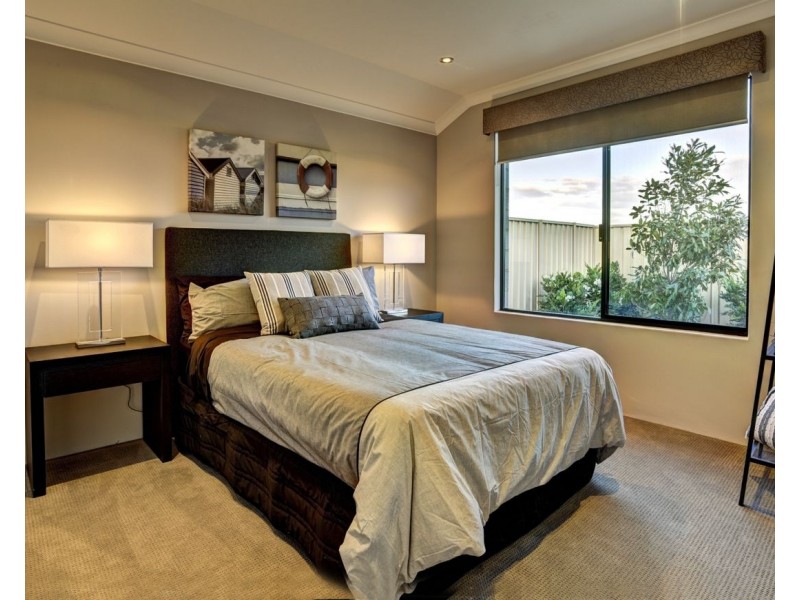 25 Newmarket Parade, Butler WA 6036