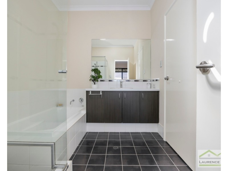 16 Navarre Way, Butler WA 6036