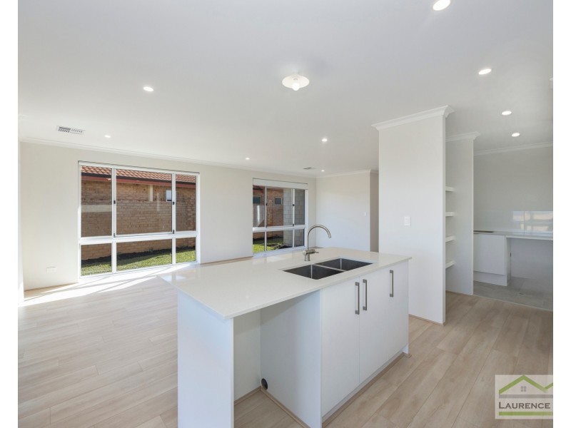 13 Kinsale Drive, Mindarie WA 6030