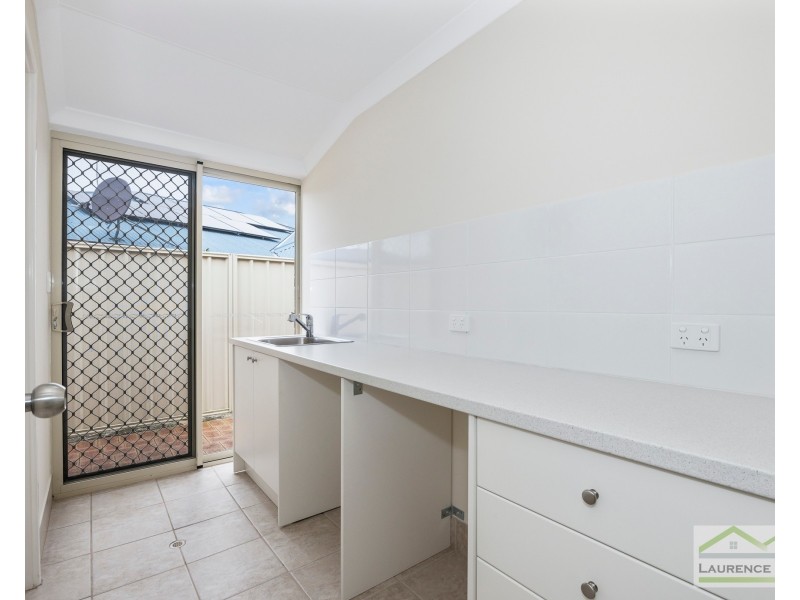 24 Tableland Way, Carramar WA 6031