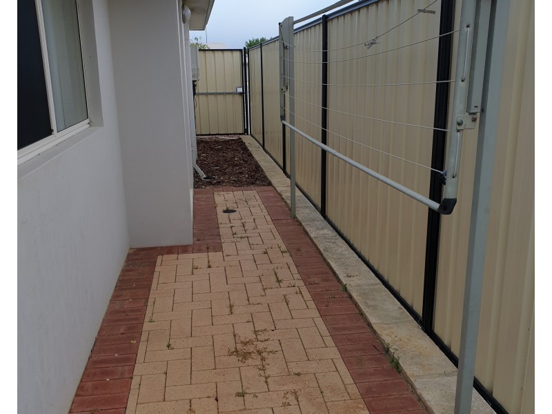 1 Tambelyn Street, Clarkson WA 6030