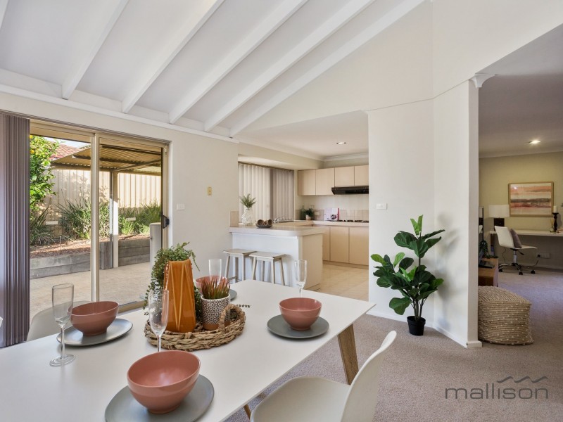 1B Pine Grove, Kardinya WA 6163