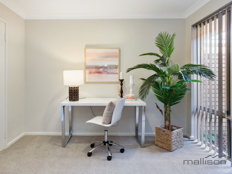 1B Pine Grove, Kardinya WA 6163