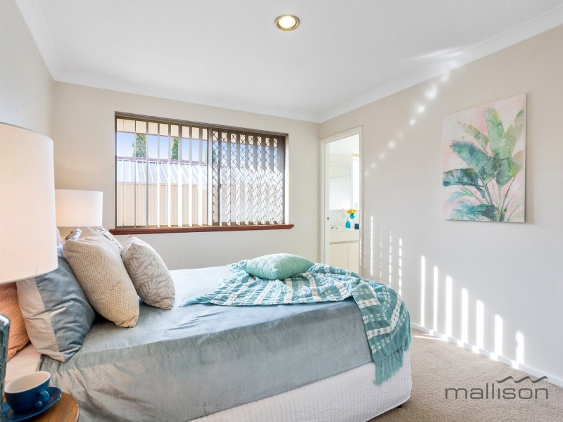 1B Pine Grove, Kardinya WA 6163