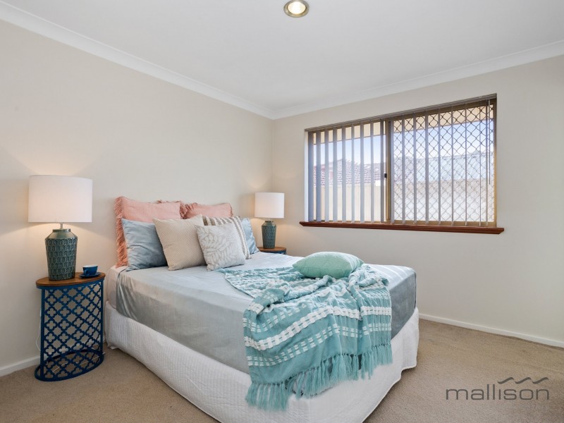 1B Pine Grove, Kardinya WA 6163