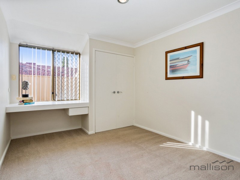 1B Pine Grove, Kardinya WA 6163