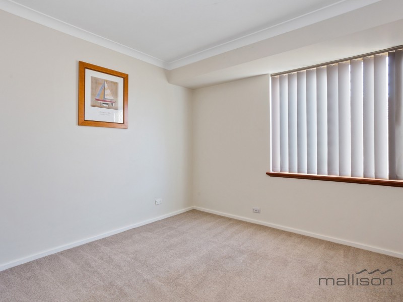 1B Pine Grove, Kardinya WA 6163