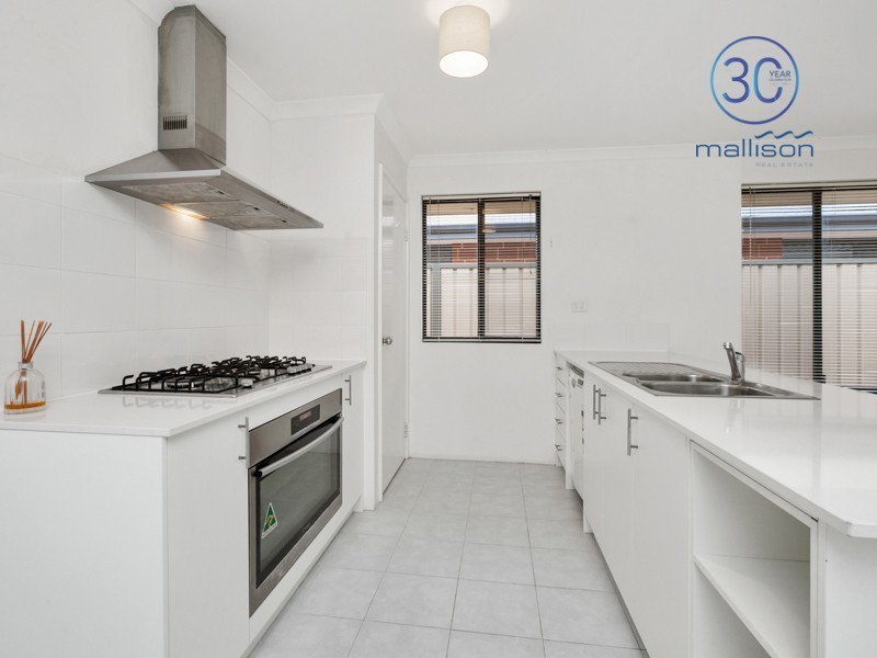 98 Riva Entrance, Piara Waters WA 6112