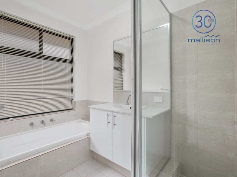 98 Riva Entrance, Piara Waters WA 6112