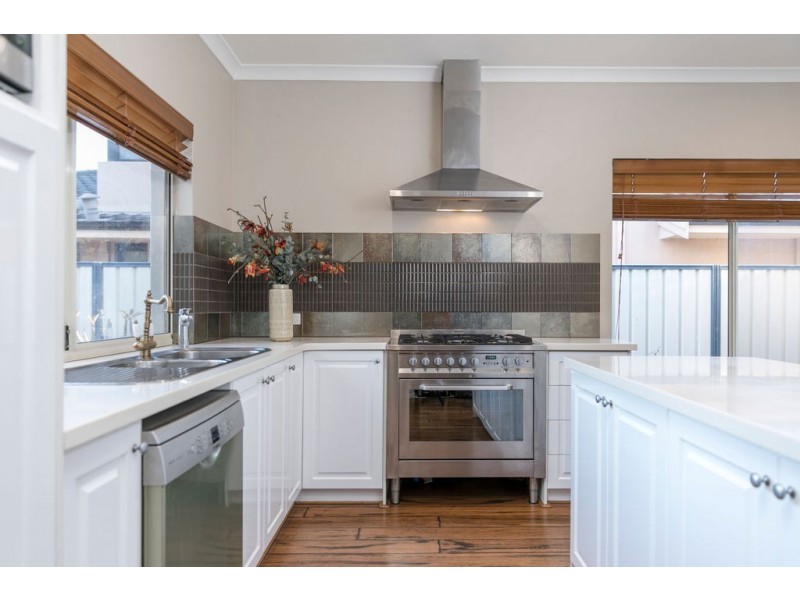 66 Beaumont Parkway, Success WA 6164