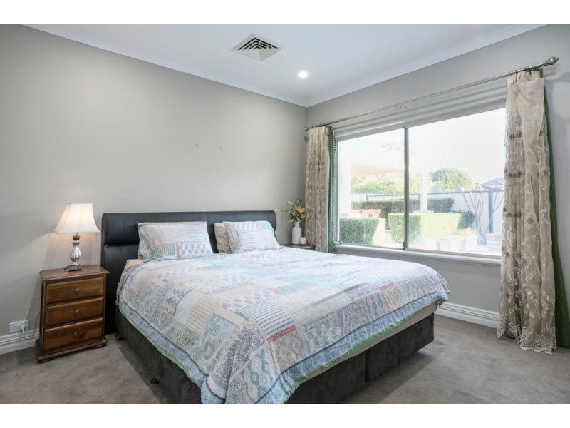 66 Beaumont Parkway, Success WA 6164