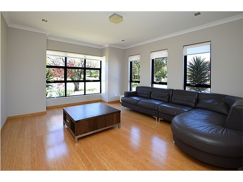 128 Daly Street, Belmont WA 6104