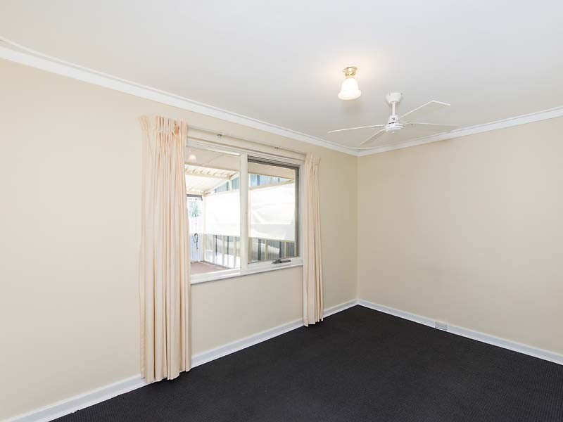 11 Tullamore Avenue, Thornlie WA 6108