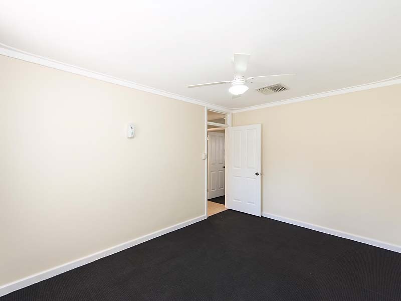 11 Tullamore Avenue, Thornlie WA 6108