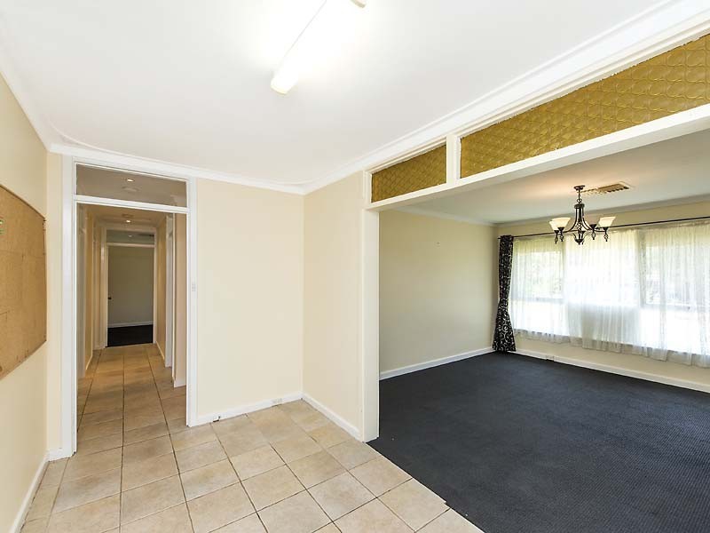 11 Tullamore Avenue, Thornlie WA 6108