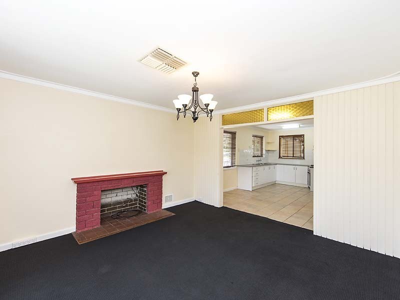 11 Tullamore Avenue, Thornlie WA 6108