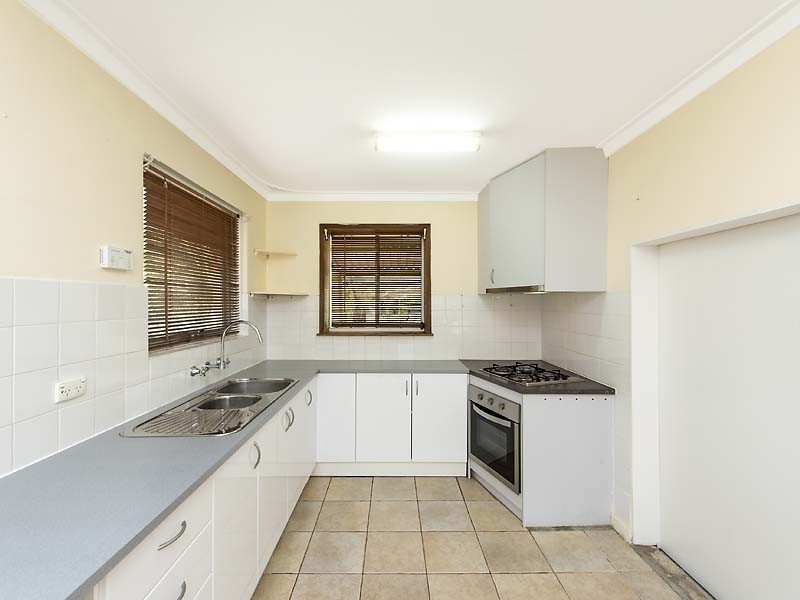 11 Tullamore Avenue, Thornlie WA 6108