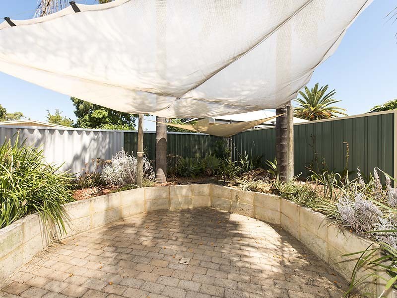 11 Tullamore Avenue, Thornlie WA 6108