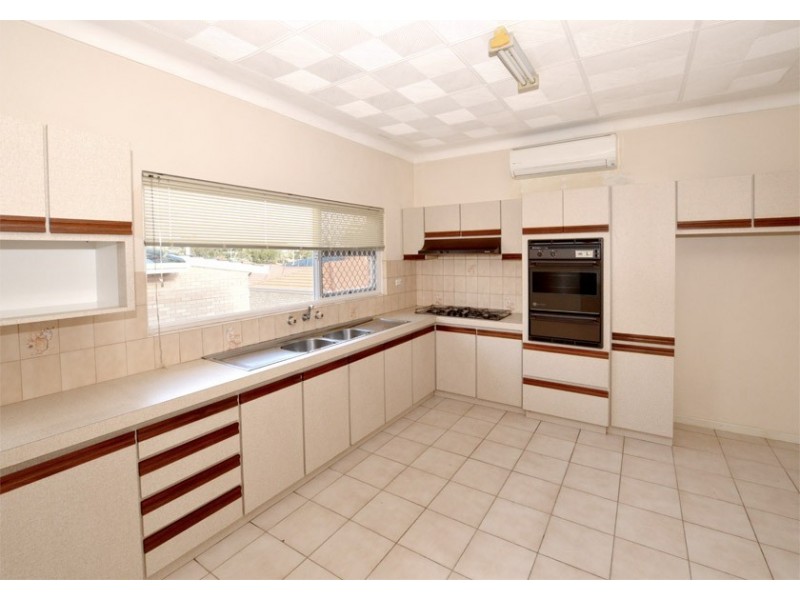 37 Simper Crescent, White Gum Valley WA 6162