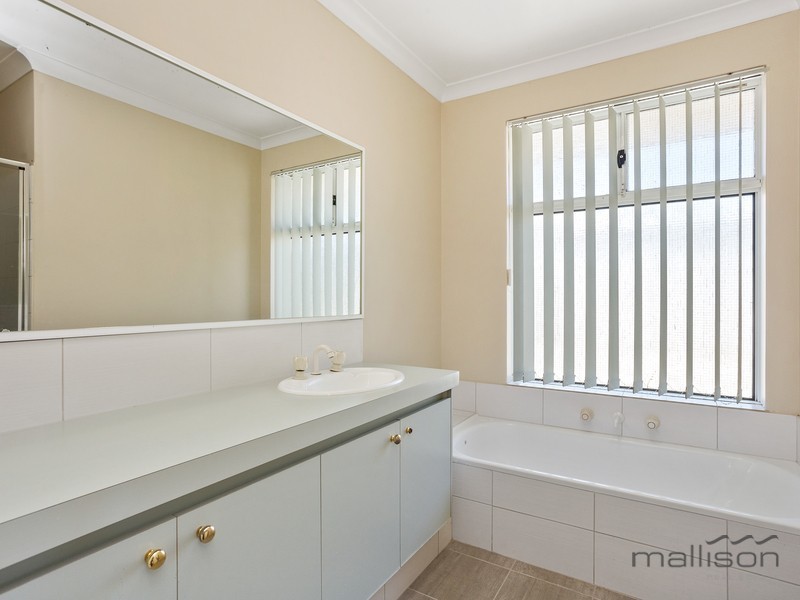 8 Cestrum Rise, South Lake WA 6164