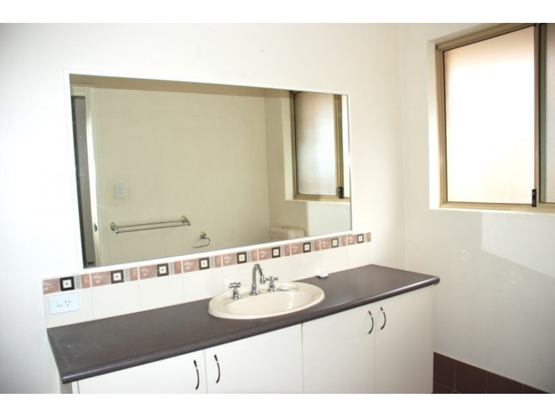 413 Wentworth Parade, Success WA 6164