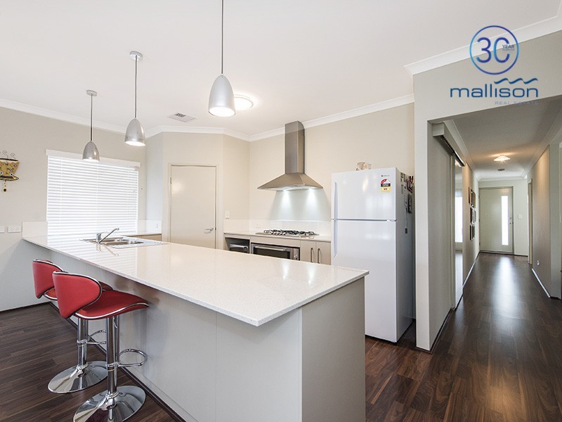 8 Fireflys Street, Piara Waters WA 6112