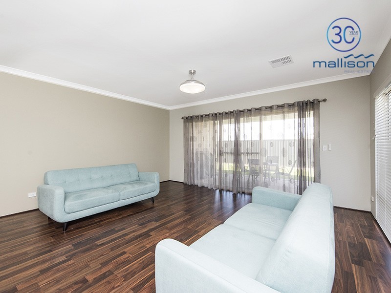 8 Fireflys Street, Piara Waters WA 6112