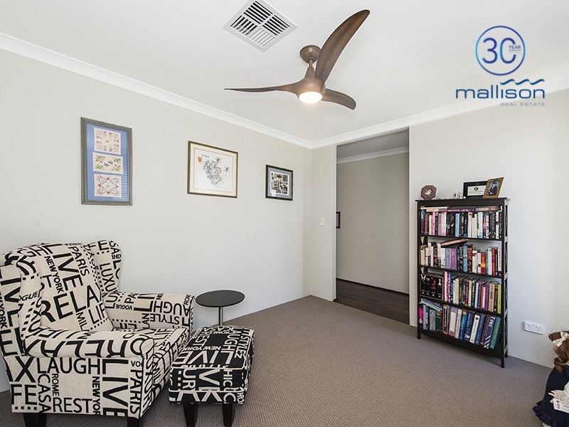 8 Fireflys Street, Piara Waters WA 6112