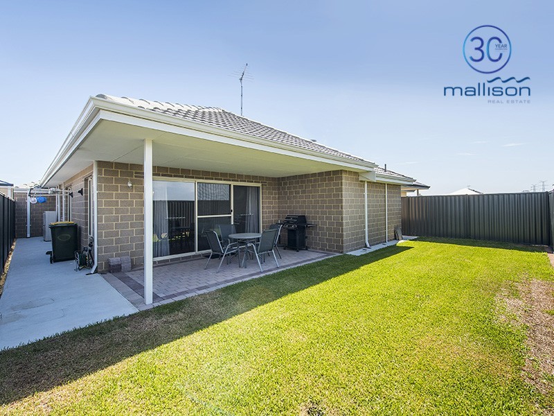 8 Fireflys Street, Piara Waters WA 6112