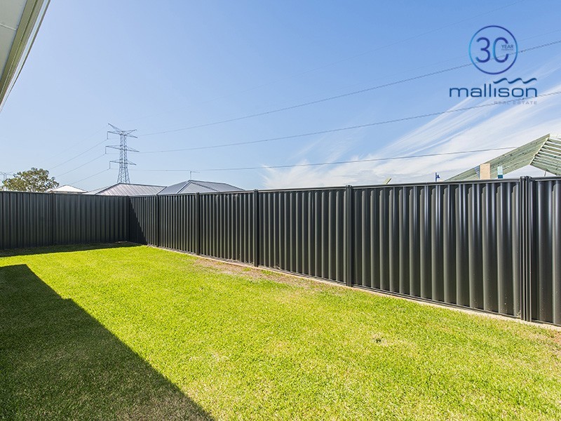 8 Fireflys Street, Piara Waters WA 6112