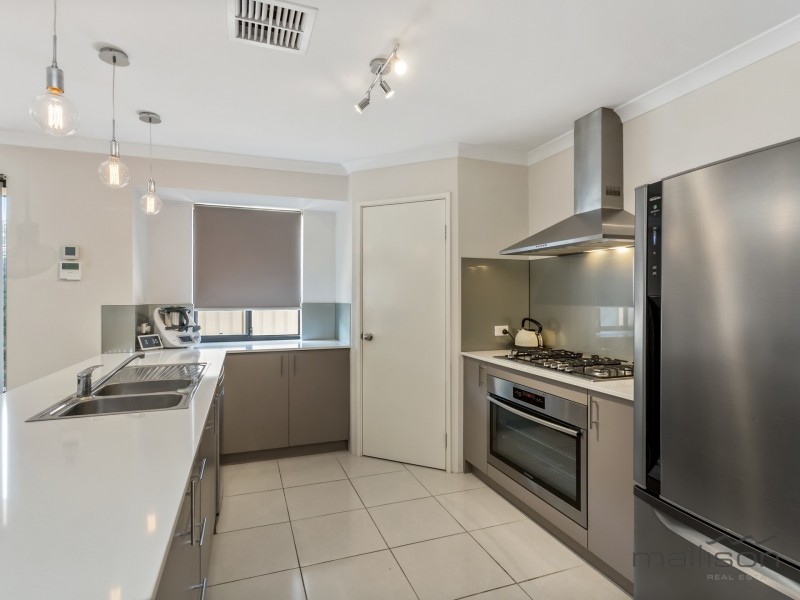 2 Desertpea Road, Beeliar WA 6164