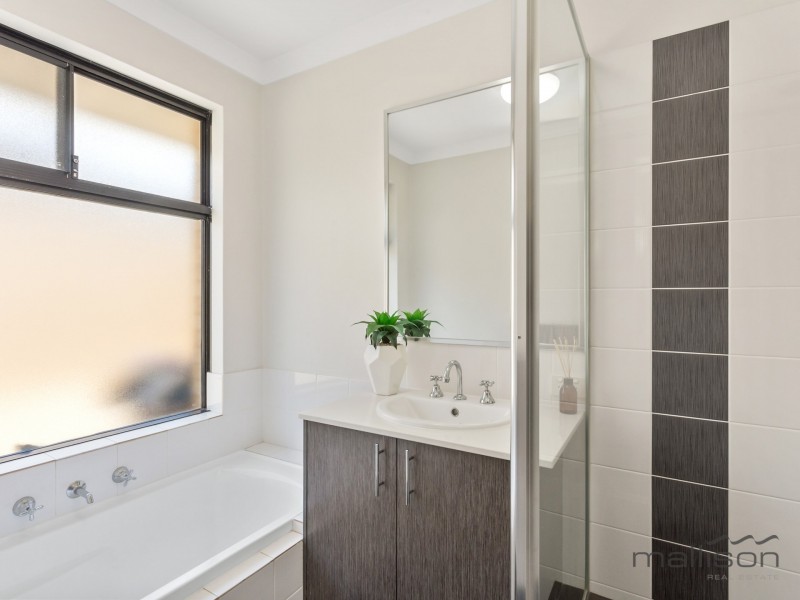 2 Desertpea Road, Beeliar WA 6164